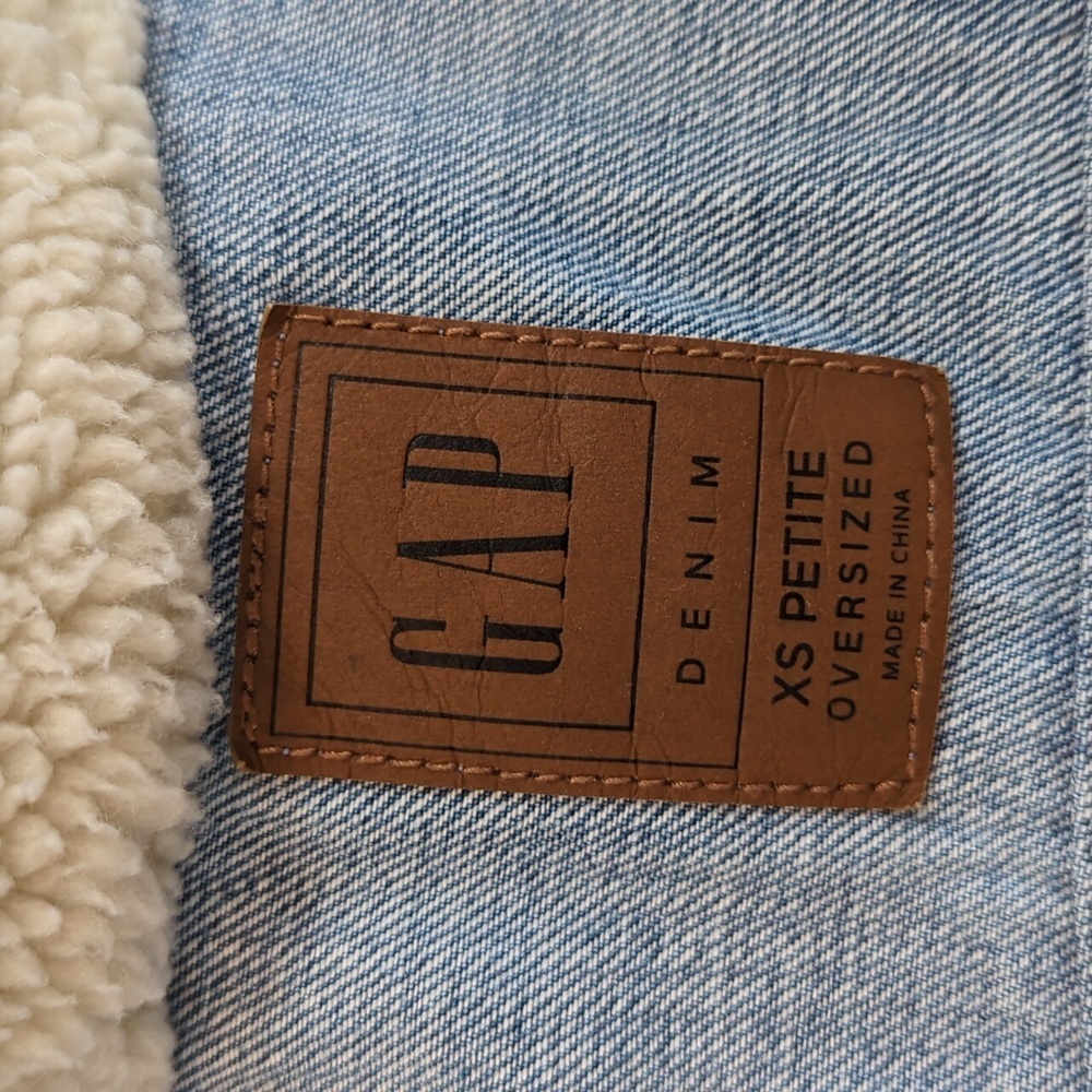 ✨HP✨ Gap Denim Long Sleeve Oversized Sherpa Jean Jacket Women's Petite XS - Picture 9 of 10